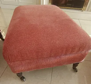 Poltrona con poggiapiedi tipo chaise longue