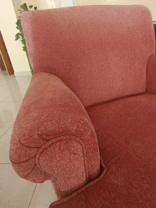 Poltrona con poggiapiedi tipo chaise longue