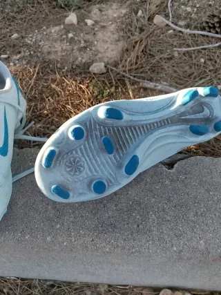 Botas de fútbol niño Nike niño talla 34
