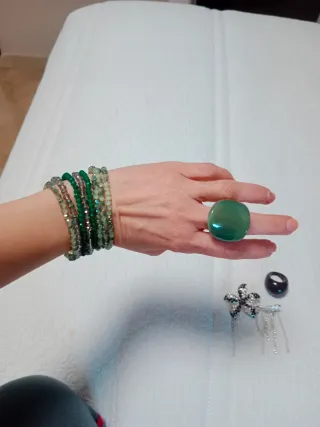 Lote Bisutería: Pulseras, Anillos y Broche