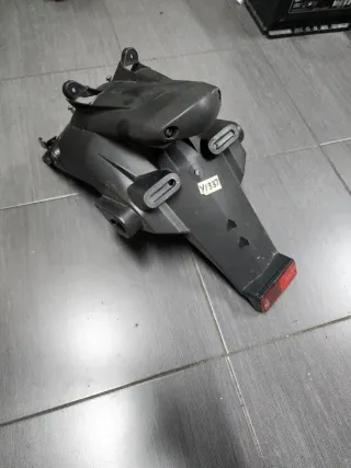 Colín Yamaha MT-01 2005 Negro