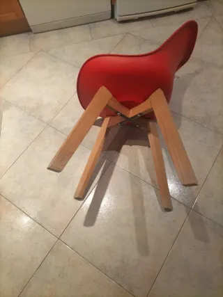 Silla Nórdica Roja y Verde