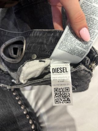 Falda Diesel Talla XS Negra