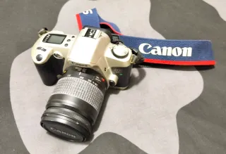 Cámara Canon EOS 500 carrete