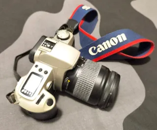 Cámara Canon EOS 500 carrete
