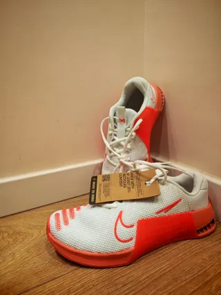 Nike Metcon 9 Naranja/Blanco