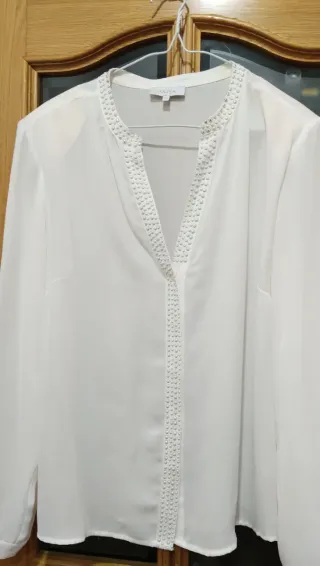 Blusón blanco con pedrería