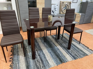 SCONTO!! Tavolo in vetro con 4 sedie