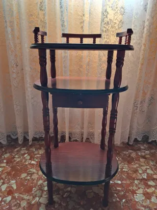 Comodino ausiliario in legno e vetro