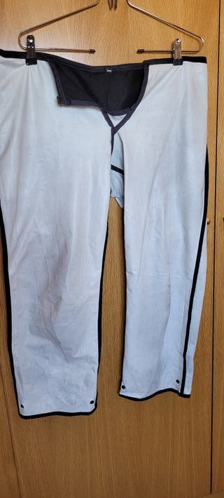 Pantalón de trabajo azul con reflectantes
