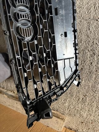 Parrilla Audi Q2