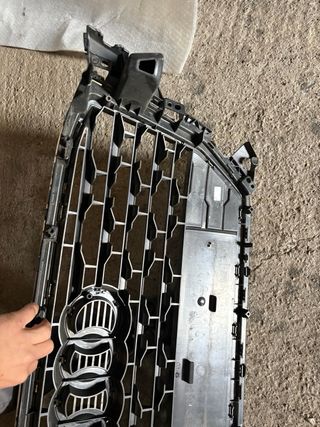 Parrilla Audi Q2