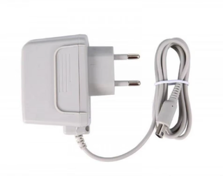 Nintendo 3DS Aqua + Cargador + microSD 32GB