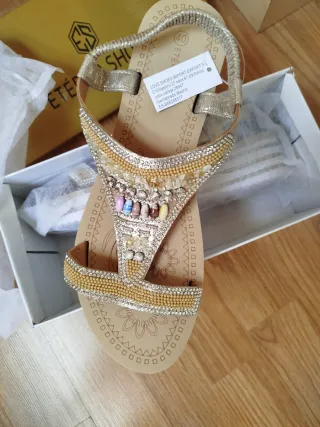 Sandalias pedrería Etéreo Shoes. Talla 40