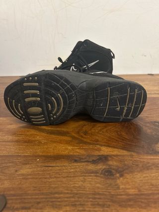 Scarpe Nike nere alte