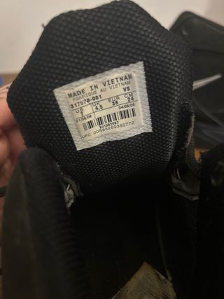 Scarpe Nike nere alte