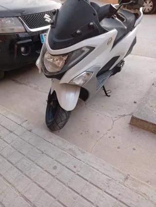 Maxi Scooter 125cc Automática