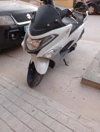 Maxi Scooter 125cc Automática
