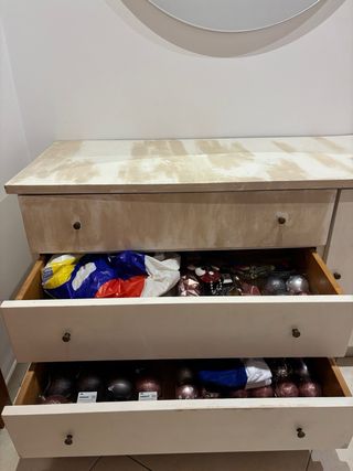 Mueble auxiliar grande.