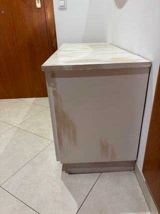 Mueble auxiliar grande.