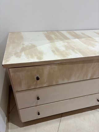 Mueble auxiliar grande.