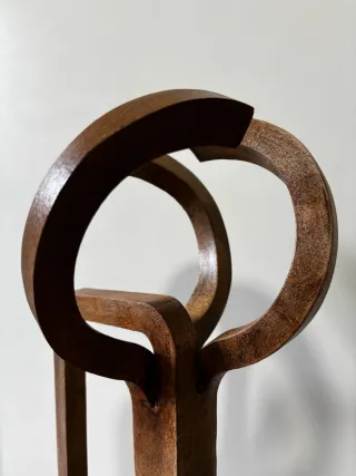 Escultura estilo Chillida