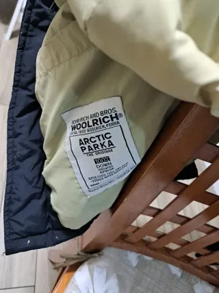 Giubbotto Woolrich nero con cappuccio