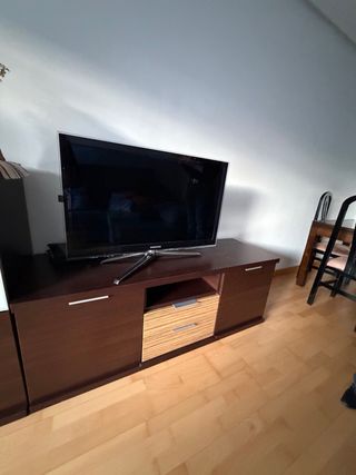 Mueble TV moderno cajones y puertas