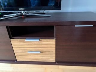 Mueble TV moderno cajones y puertas