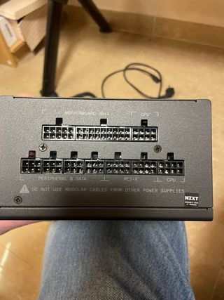 Fuente de Alimentación NZXT 650W Gold