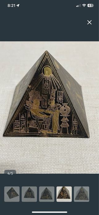 Pirámide Egipcia Decorativa