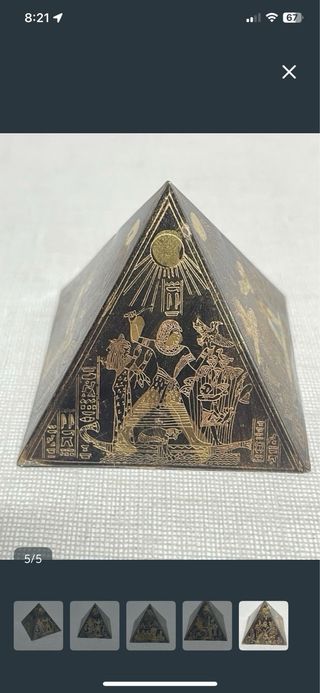 Pirámide Egipcia Decorativa