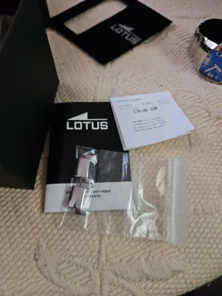 Reloj Lotus Azul y Plateado