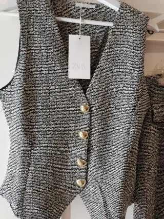 Conjunto Zara chaleco y pantalón