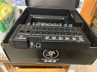 Mesa de mezclas digital Mackie DL1608