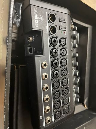 Mesa de mezclas digital Mackie DL1608