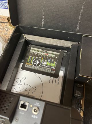 Mesa de mezclas digital Mackie DL1608