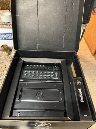 Mesa de mezclas digital Mackie DL1608