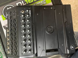 Mesa de mezclas digital Mackie DL1608