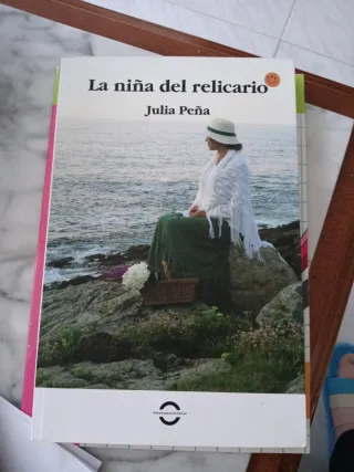 La niña del relicario