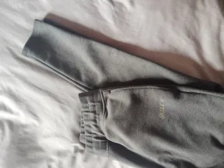 Pantalón chándal SIK SILK gris