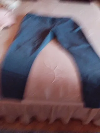 Pantalones chinos verano y suéter fino