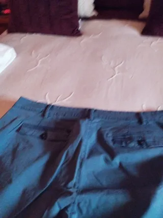 Pantalones chinos verano y suéter fino