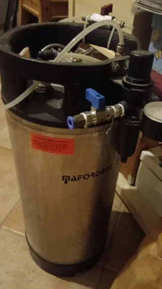 DEPÓSITO DE AGUA DESTILADA