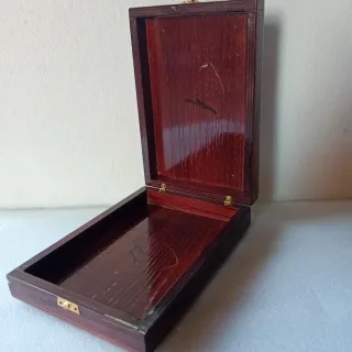 Scatola portagioie in legno con decoro