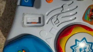 Mesa de actividades para bebés