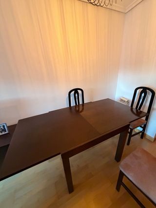 Mesa de comedor extensible madera oscura