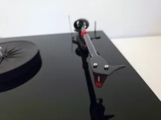 Pro-Ject Debut Carbon EVO Nero Lucido