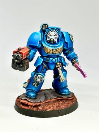 Pintor de miniaturas por encargo