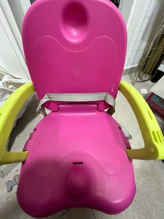 Silla de comer rosa